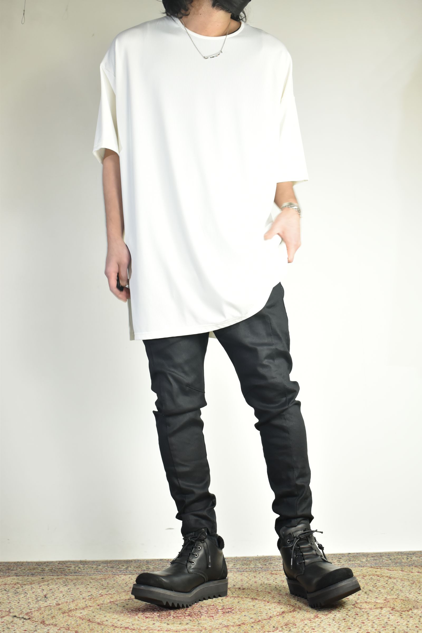 ソリッドでも快適な生地感