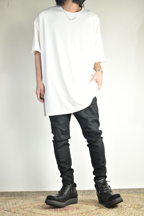 ソリッドでも快適な生地感