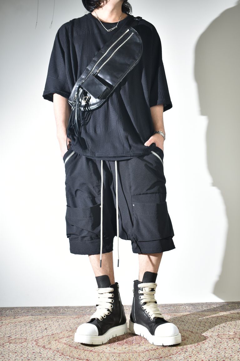 定番のドルマンスリーブシルエット
