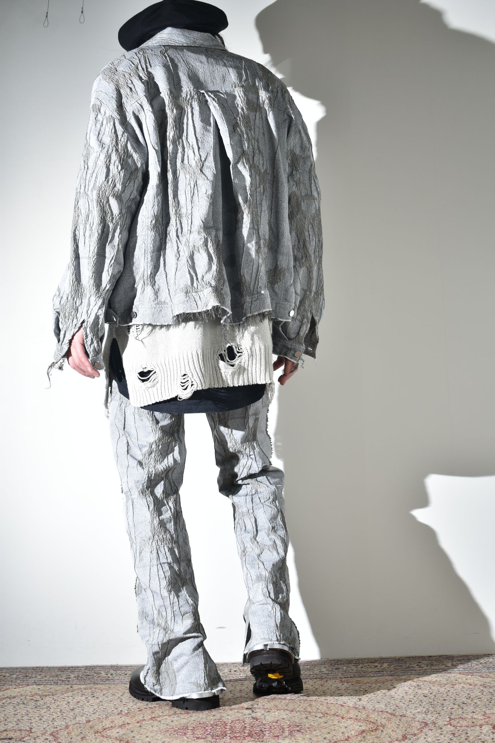 Licht Bestreben 2026SS クリーンな配色に退廃的にジャガードを施したセットアップ