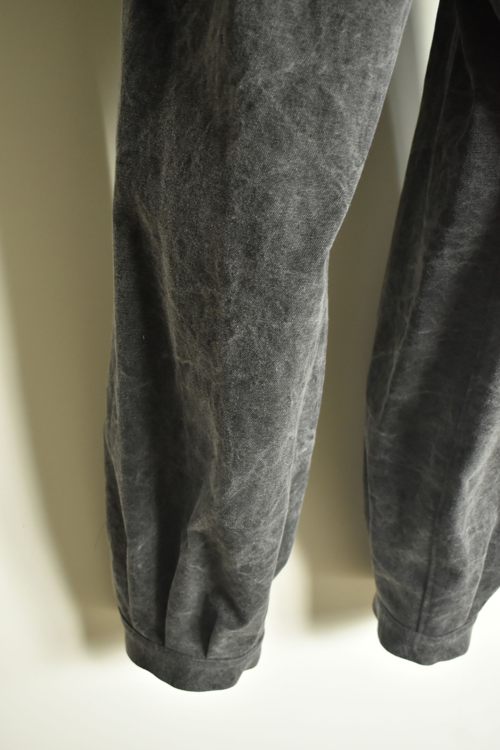Tucked Hem Pants with Button Closure"Charcoal" /  タックヘムパンツ "チャコール"