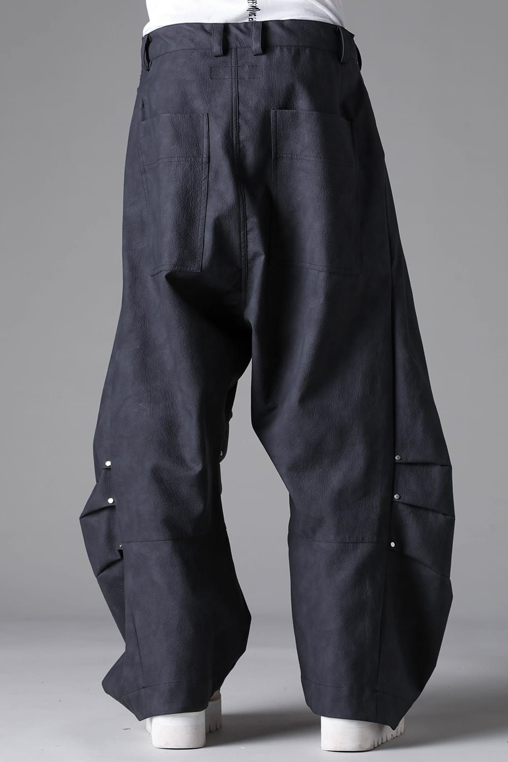 《2026AW先行予約》Vegan Leather Tuck Pants"Smoke Black / Khaki " / ヴィーガンレザータックパンツ"スモークブラック / カーキ"
