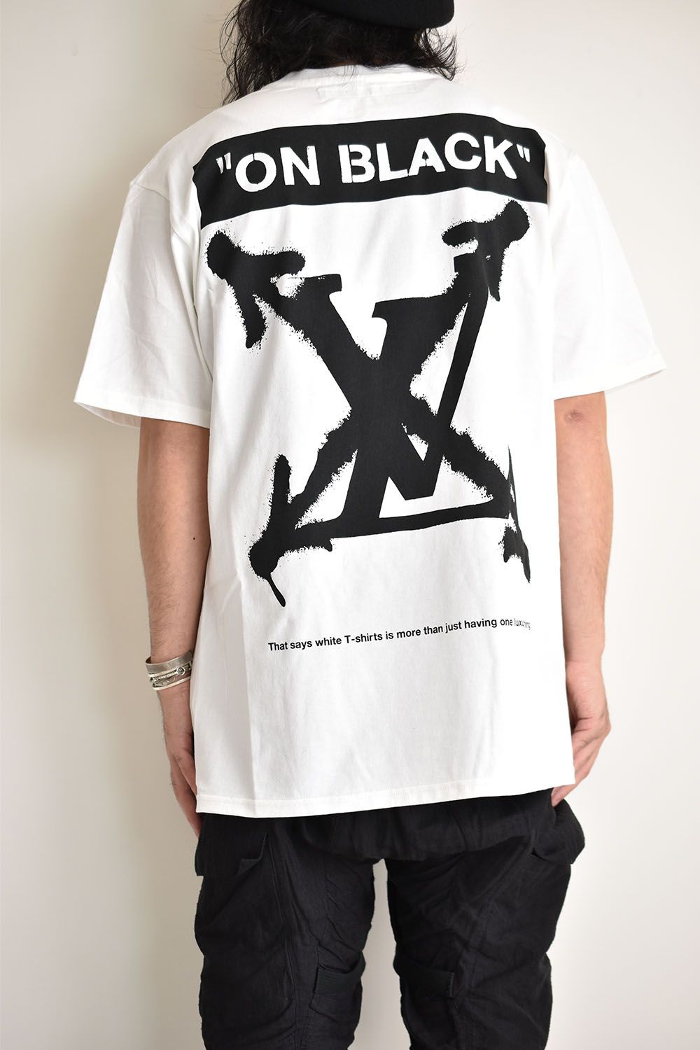 《ON BLACK》Print Tee"White×Red"/プリントTee"ホワイト×レッド"