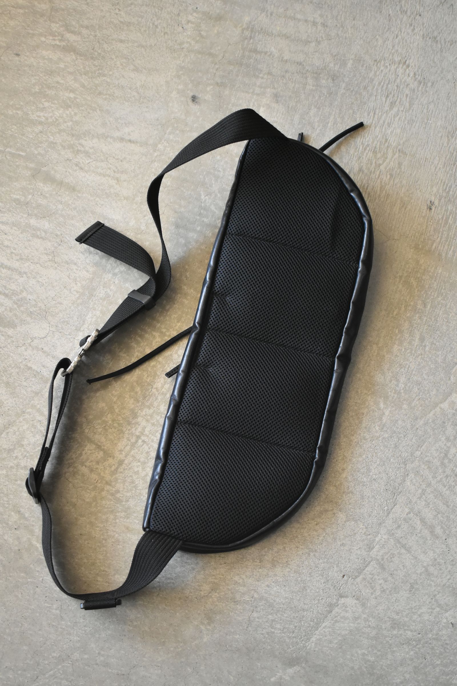 Leather Body Bag"Black" / レザーボディバッグ"ブラック"