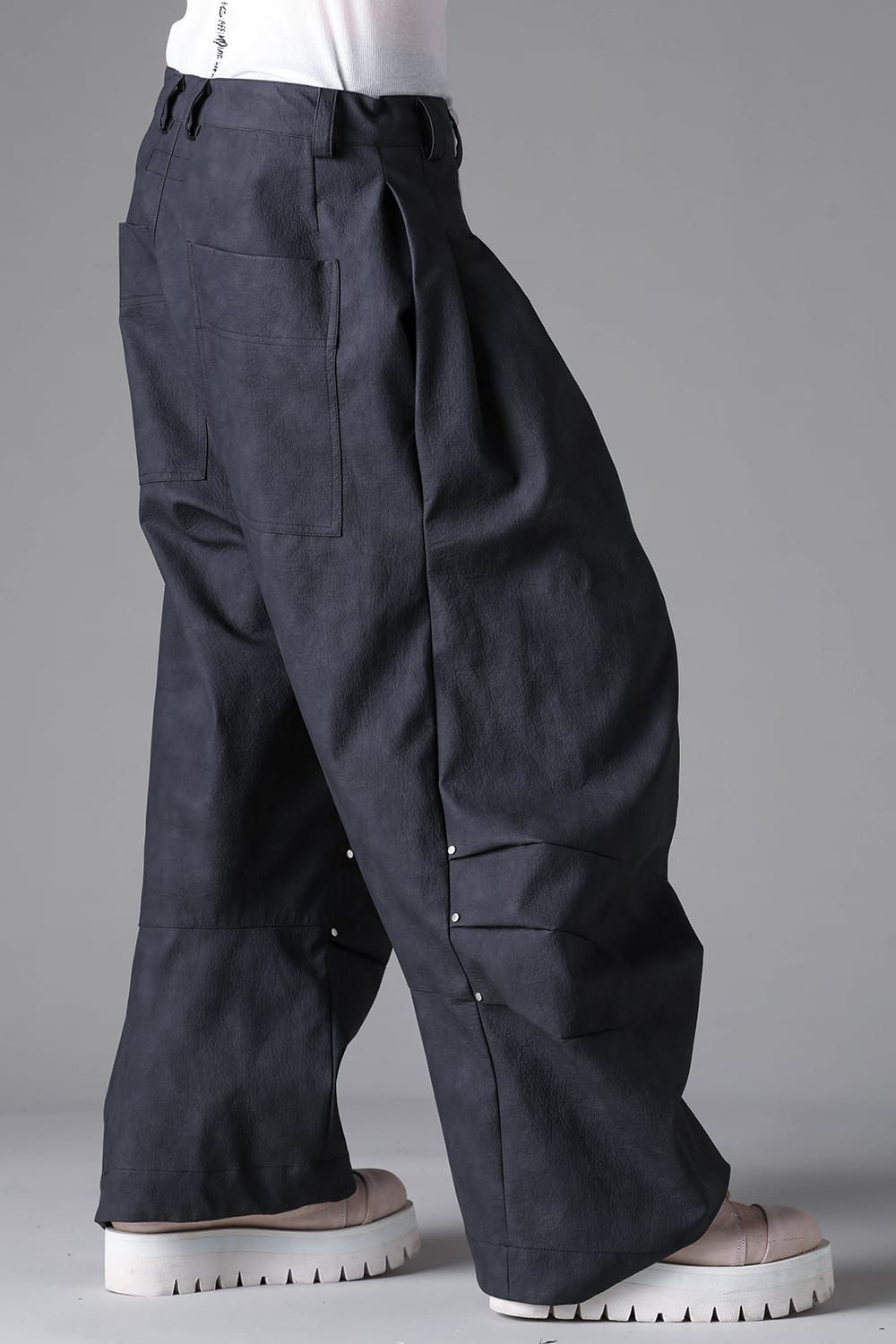 《2026AW先行予約》Vegan Leather Tuck Pants"Smoke Black / Khaki " / ヴィーガンレザータックパンツ"スモークブラック / カーキ"