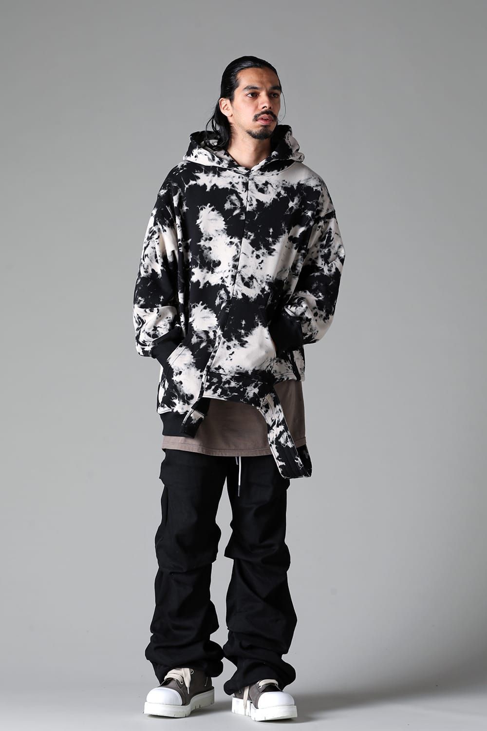 《2025AW先行予約》Discharge Pinting Asymmetry Hooded Top"Black×Ivory" /ディスチャージプリントアシンメトリーフーデッドトップ"ブラック×アイボリー"