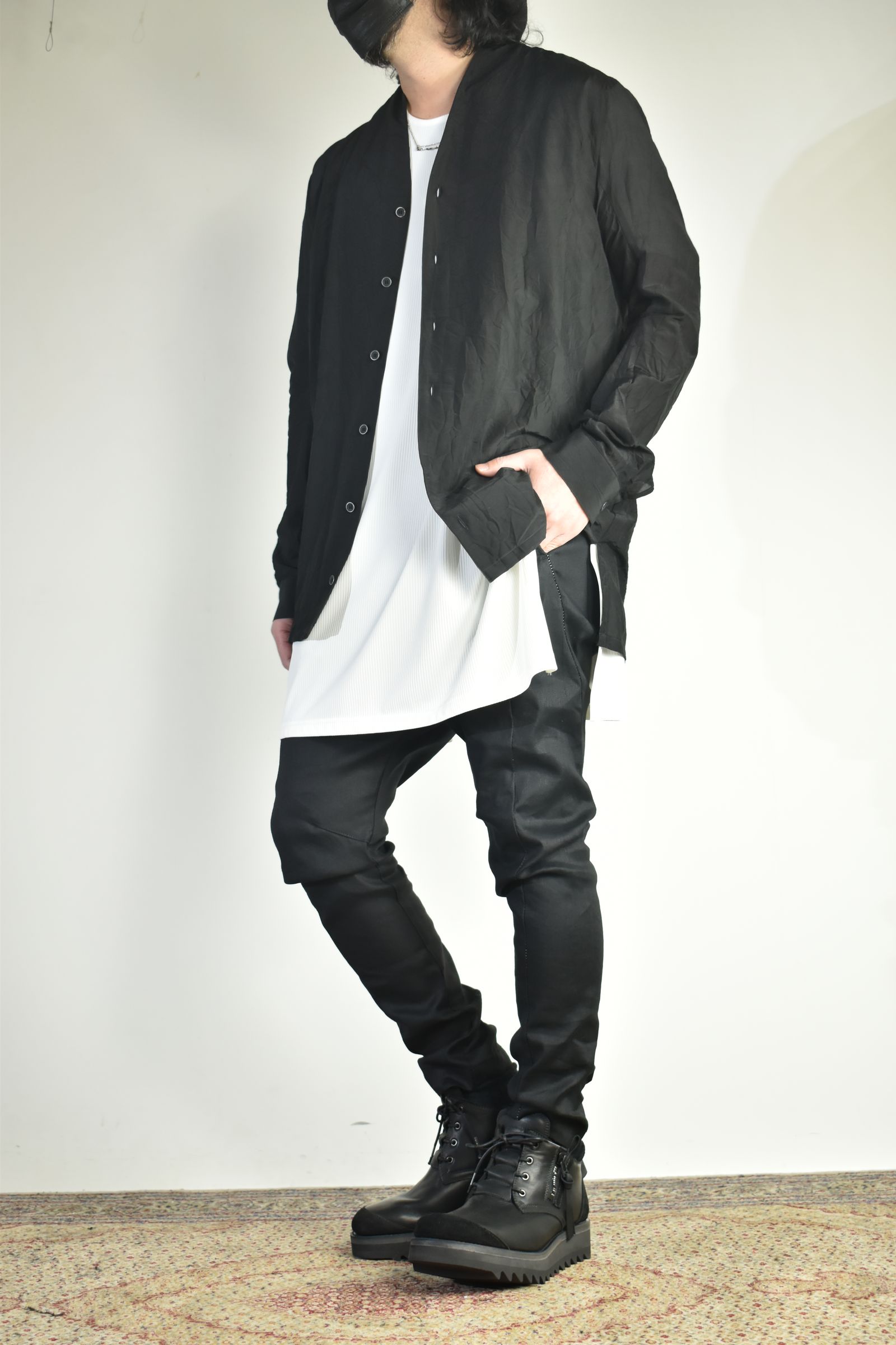 ソリッドでも快適な生地感