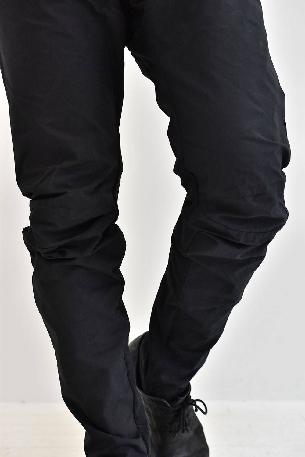 ARTICULATED PANTS.