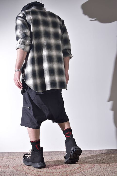 チェックシャツ×ショーツ