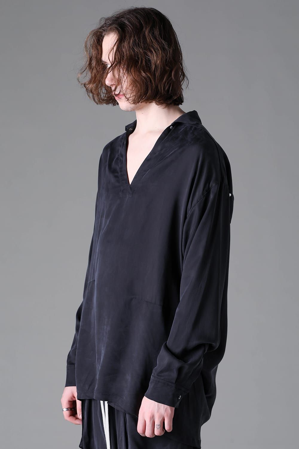 《2026AW先行予約》Satin V Neck Shirts Pullover"Black" / サテンVネックシャツプルオーバー"ブラック"