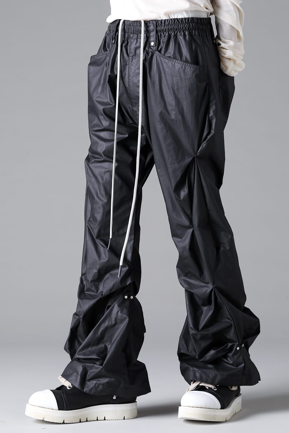 《2026SS先行予約》Coating Random Tuck Bootcut Pants"Black" / コーティングランダムタックブーツカットパンツ"ブラック"