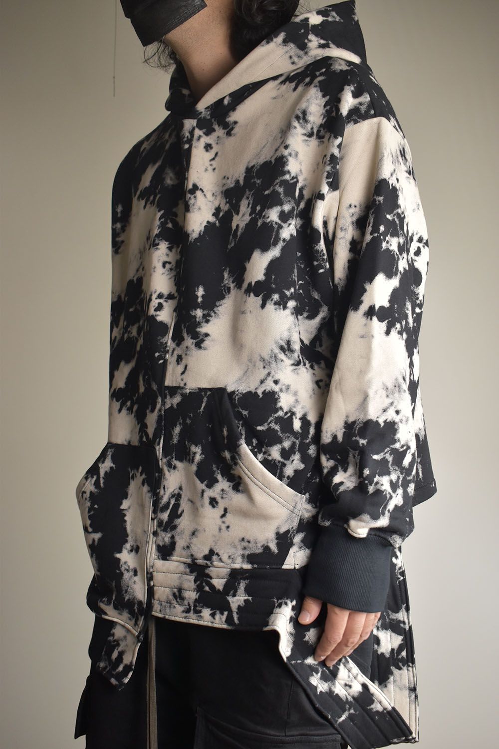 Discharge Pinting Asymmetry Hooded Top"Black×Ivory" /ディスチャージプリントアシンメトリーフーデッドトップ"ブラック×アイボリー"