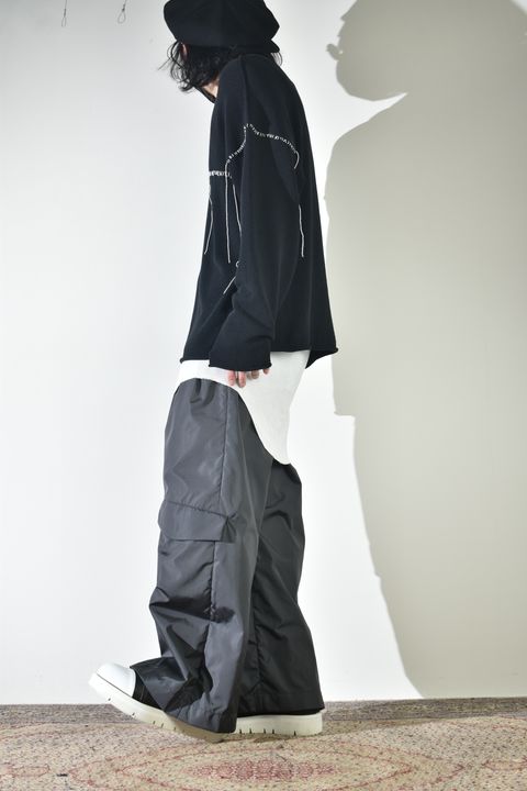 新鮮な履き心地のトラウザーで