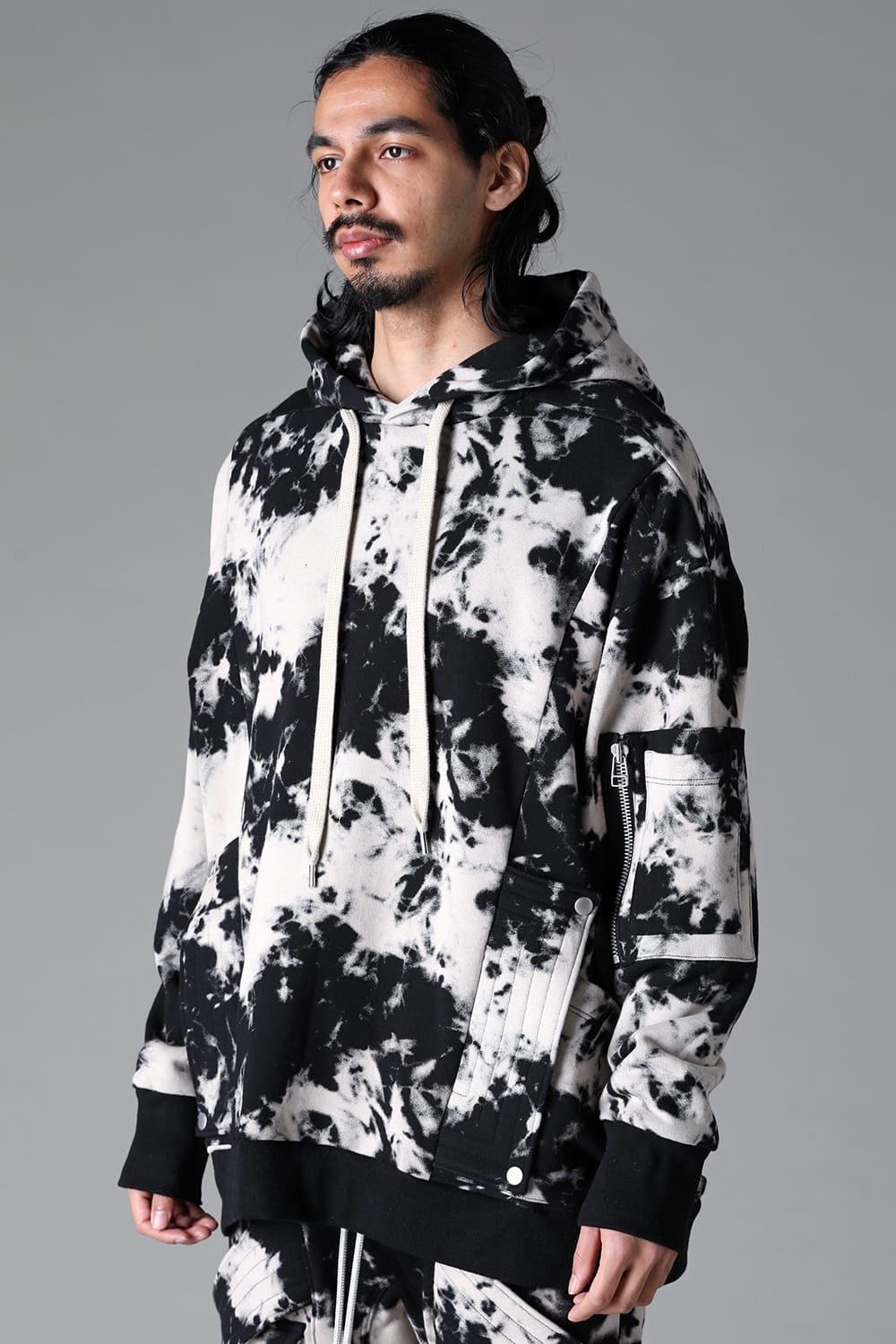 《2025AW先行予約》Discharge Pinting Cargo Hooded Top"Black×Ivory" /ディスチャージプリントカーゴフーデッドトップ"ブラック×アイボリー"