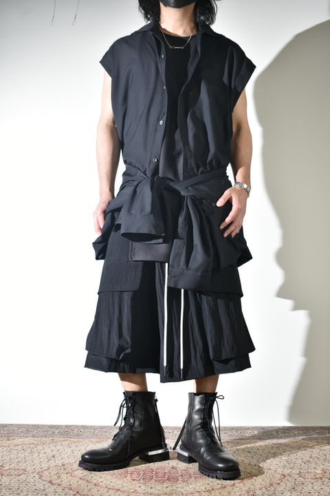 着こなしの幅広いA.F artefactのシャツ
