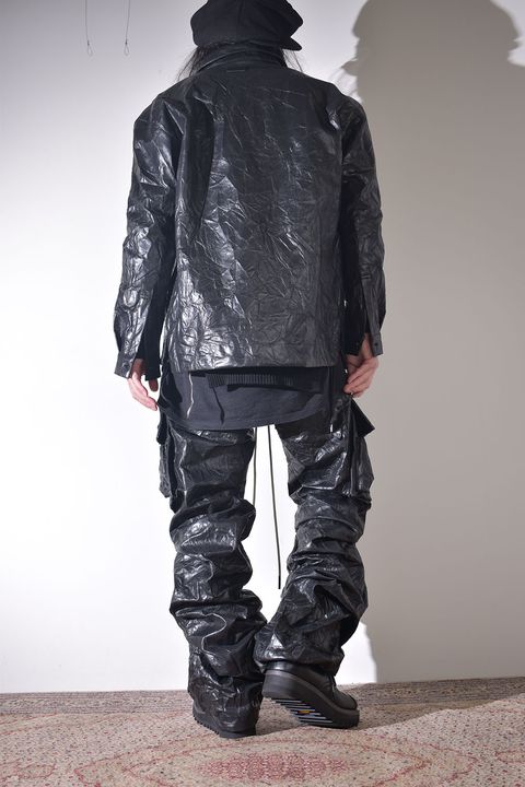 ニット × レザーの質感