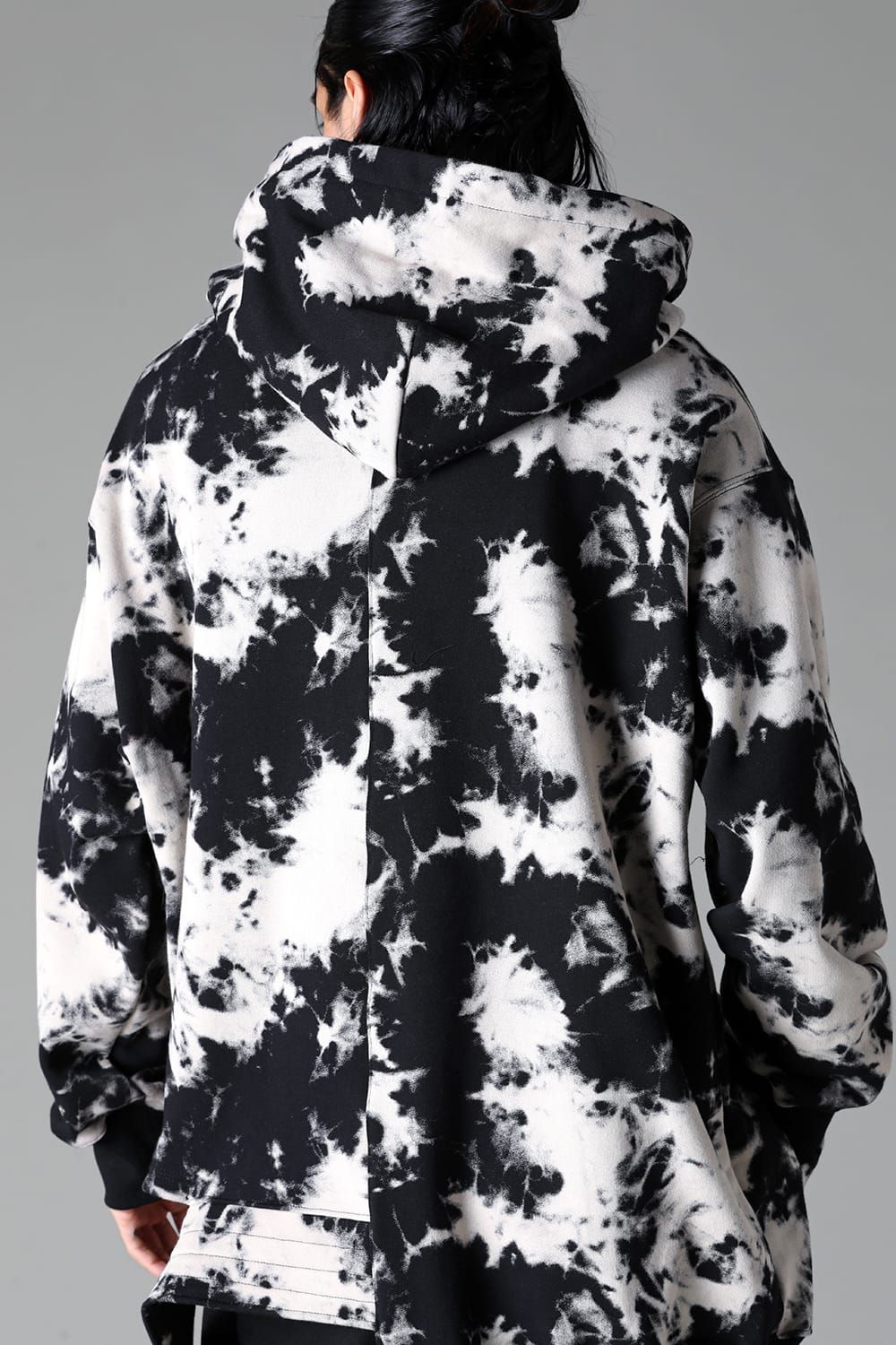 《2025AW先行予約》Discharge Pinting Asymmetry Hooded Top"Black×Ivory" /ディスチャージプリントアシンメトリーフーデッドトップ"ブラック×アイボリー"