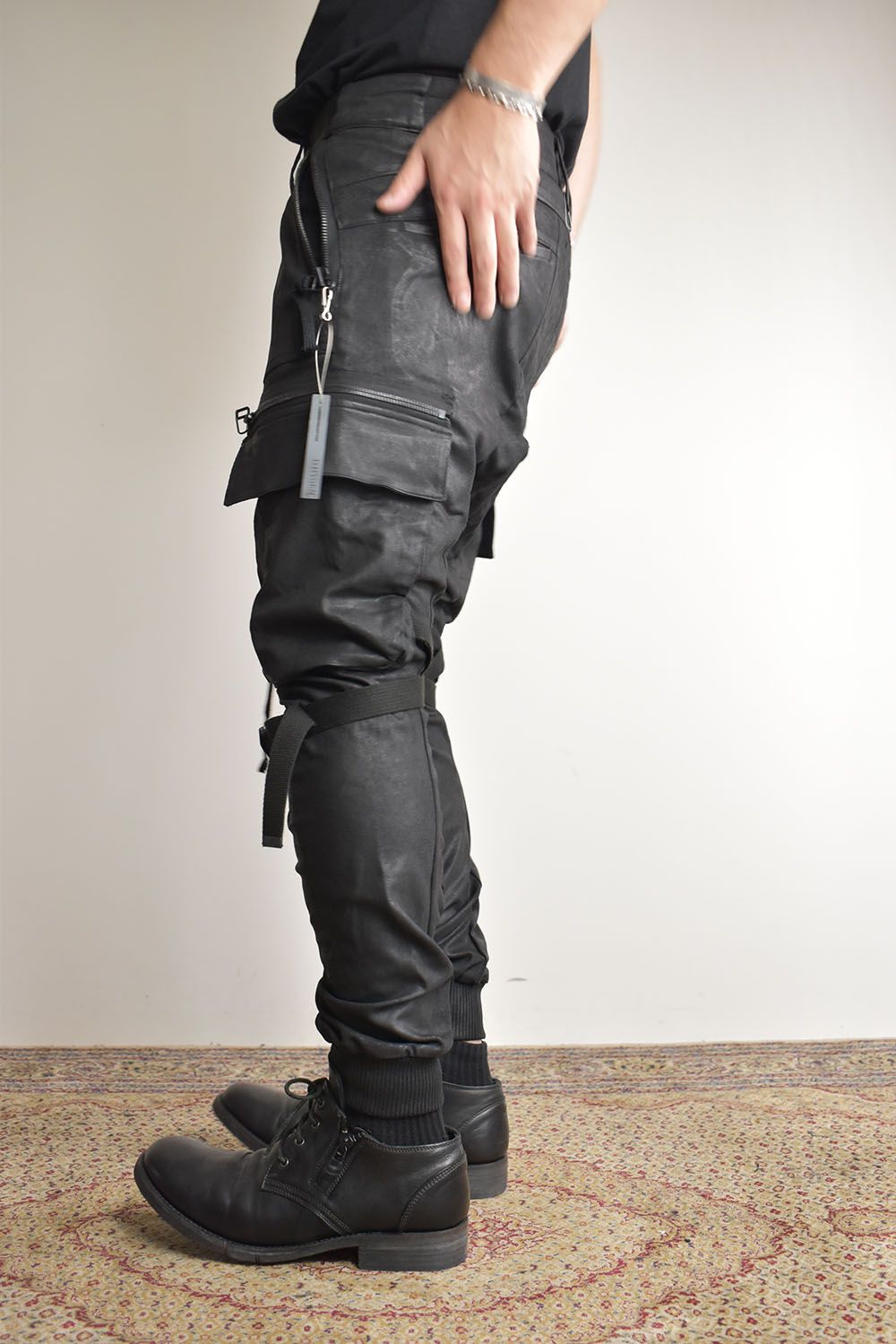 Product-Coated Jersey-Like Denim Cargo Jog Pants"Black" / 製品コーティングジャージーライクデニムカーゴジョグパンツ"ブラック"