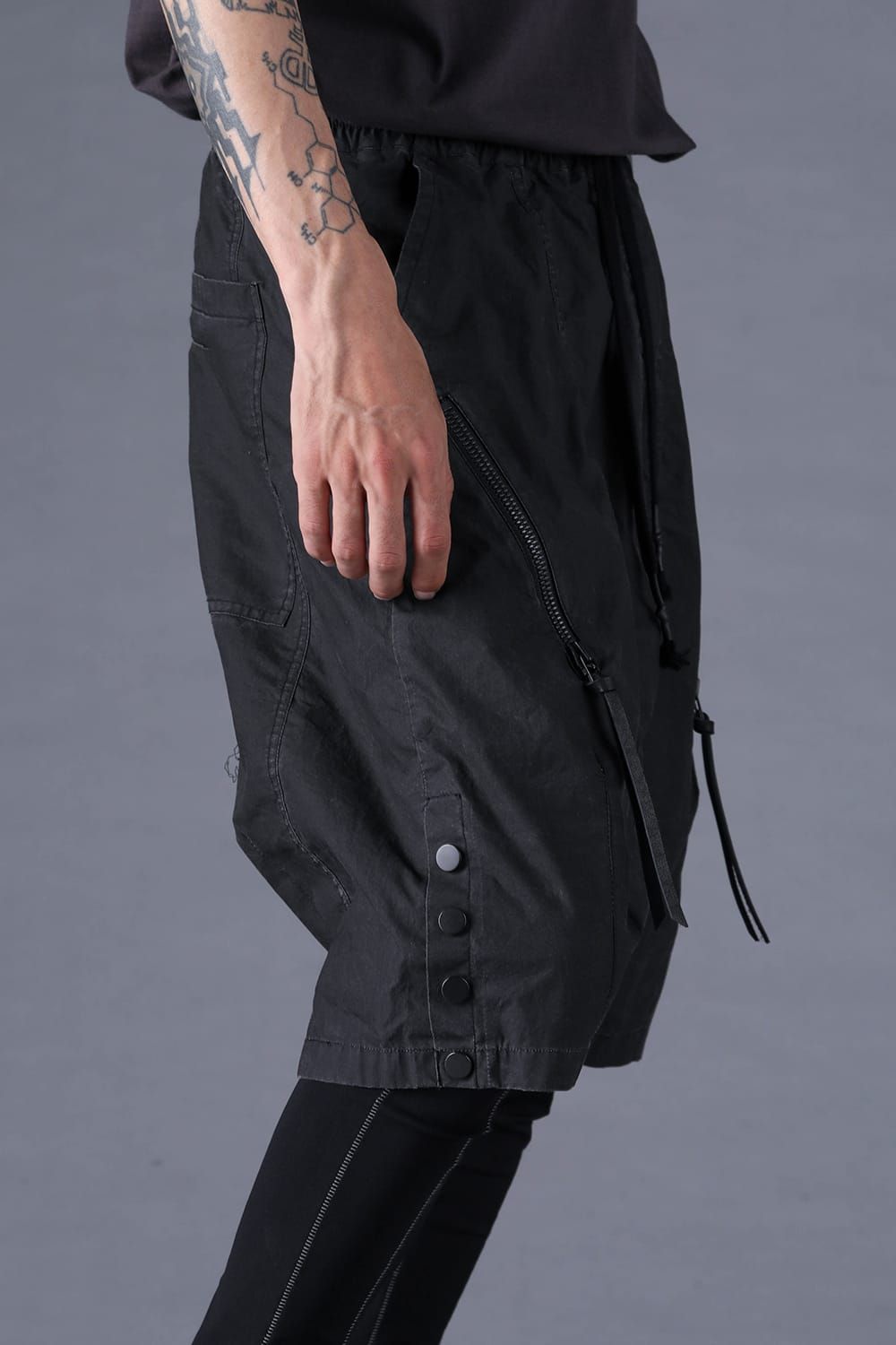 《2027SS先行予約分》Pigment-Coated Harem Shorts"Black" / 顔料コーティングサルエルショートパンツ"ブラック"