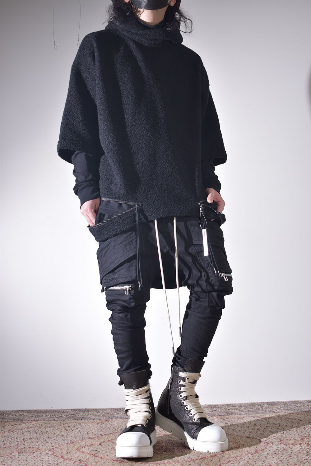 ニットフーディで保温性を確保