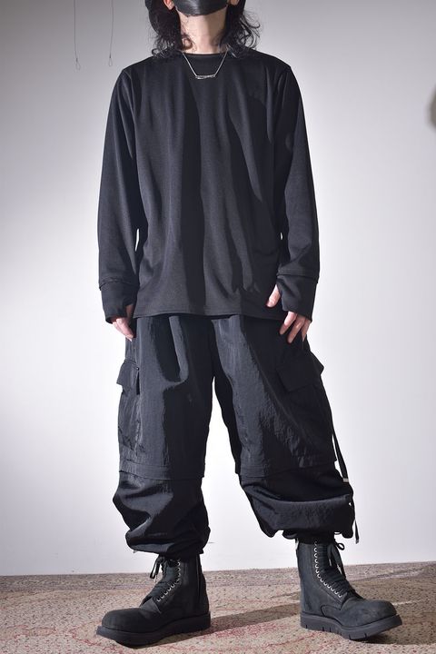 素材の変化で楽しむオールブラック