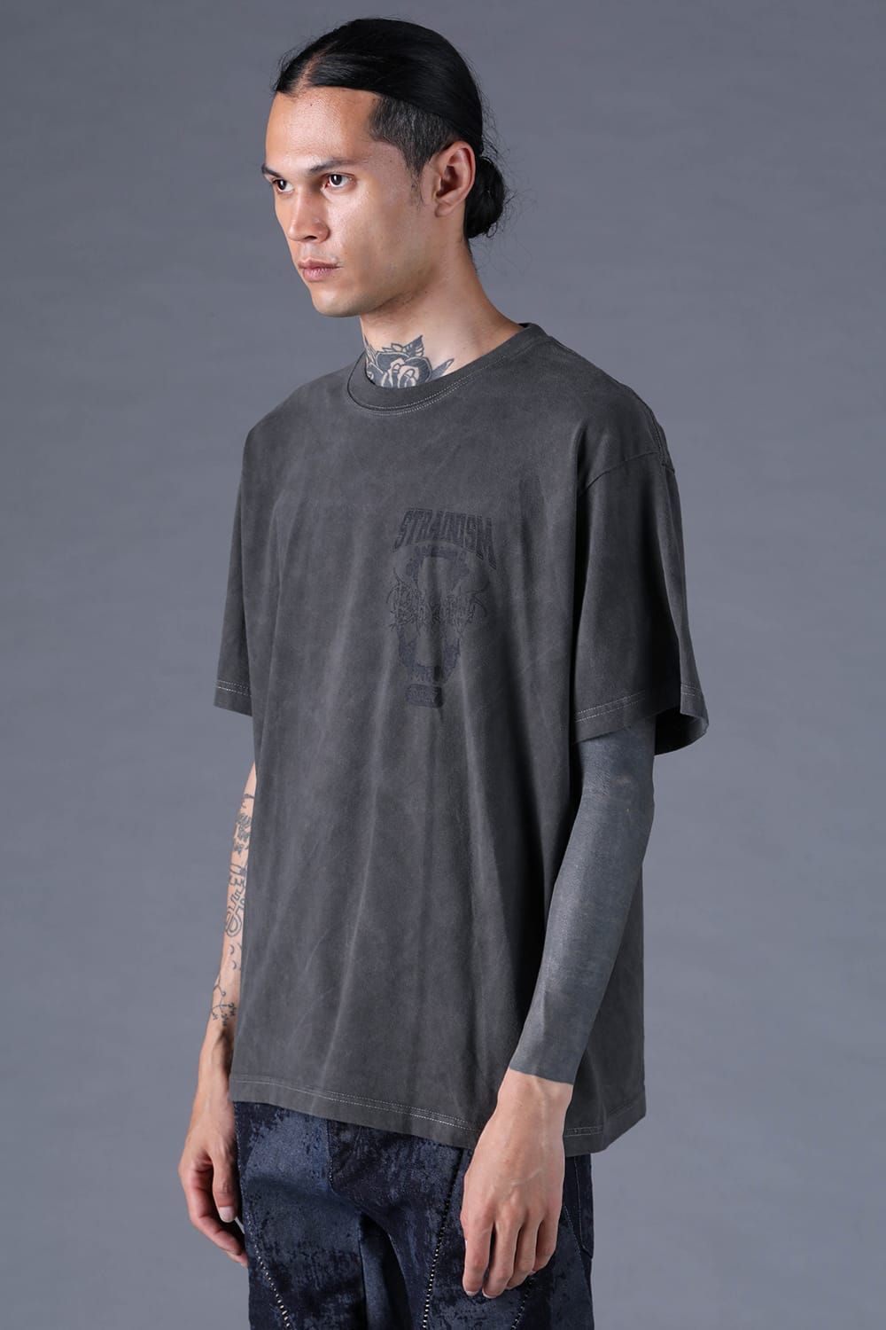 《2027SS先行予約分》Printed T-Shirt: METAL & COLLEGE LOGO "Charcoal" / プリントTee  -Metal & College Logo "チャコール"