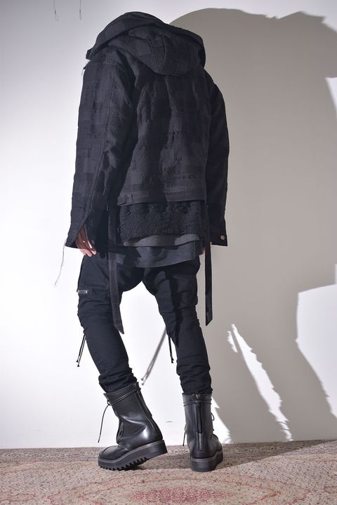 プラスカーディガンで冬仕様