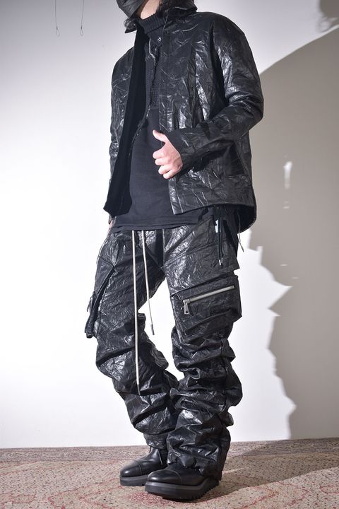 ニット × レザーの質感