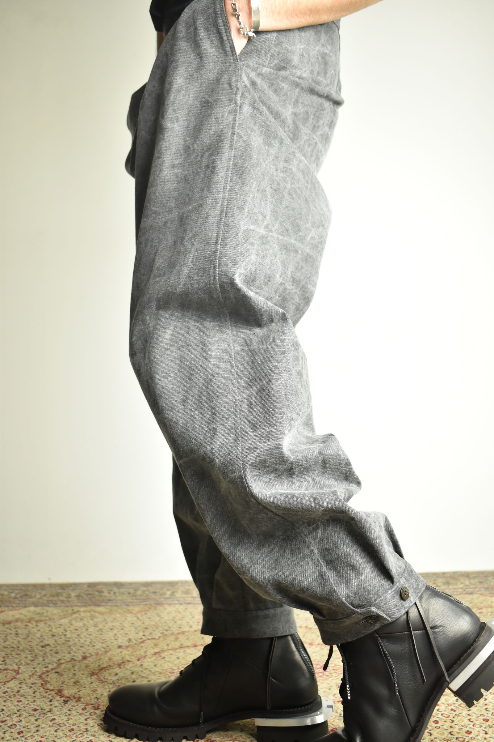 Tucked Hem Pants with Button Closure"Charcoal" /  タックヘムパンツ "チャコール"