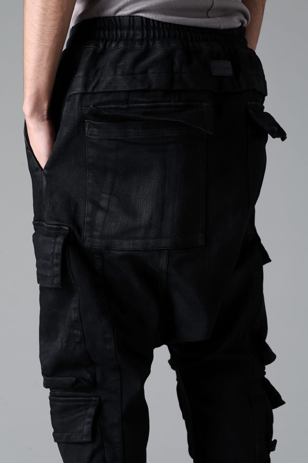 《2025AW先行予約》Coated Bonding Sarouel Cargo Jogger Denim"Black" / コーティングボンディングサルエルカーゴジョガーデニム"ブラック"