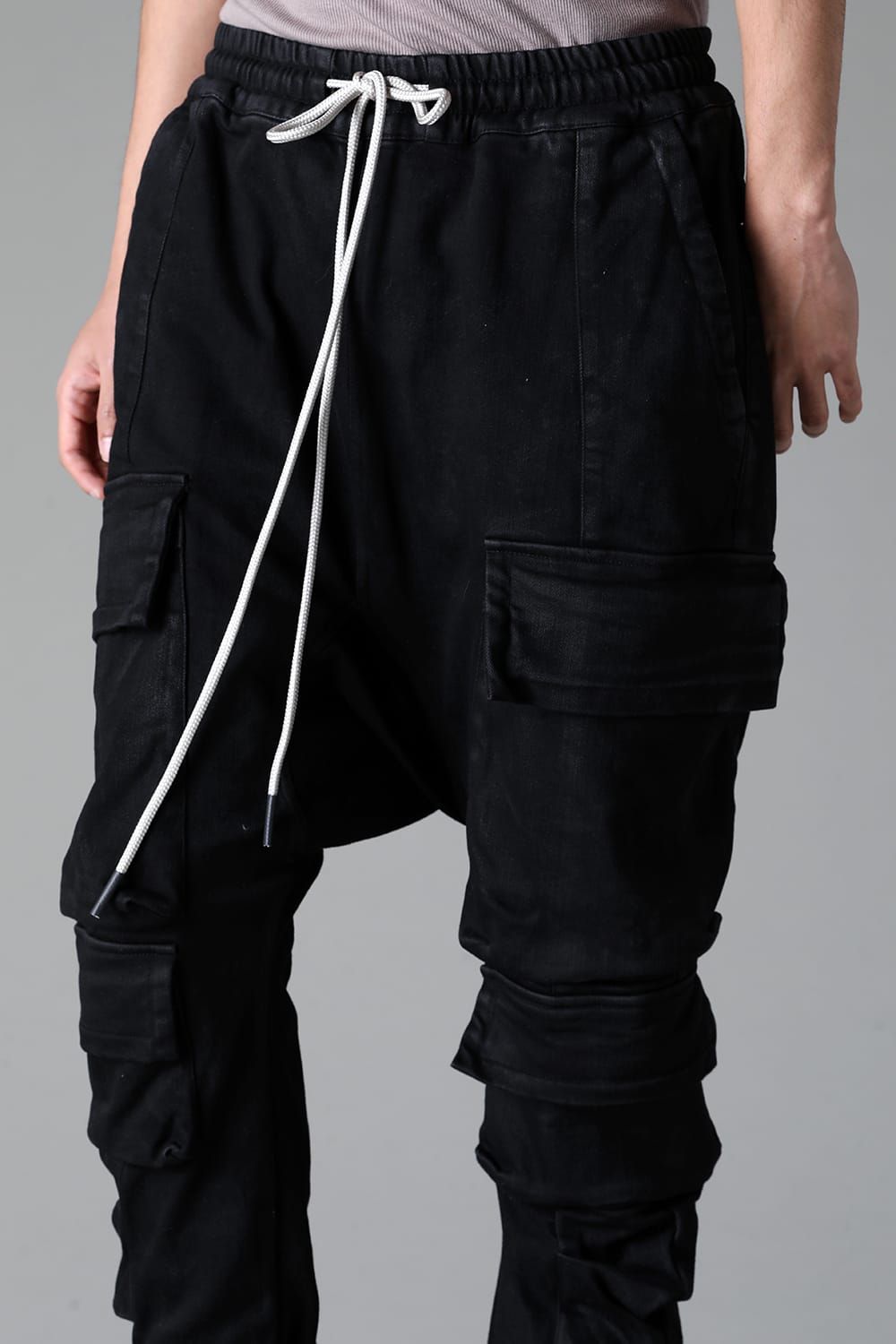 《2025AW先行予約》Coated Bonding Sarouel Cargo Jogger Denim"Black" / コーティングボンディングサルエルカーゴジョガーデニム"ブラック"