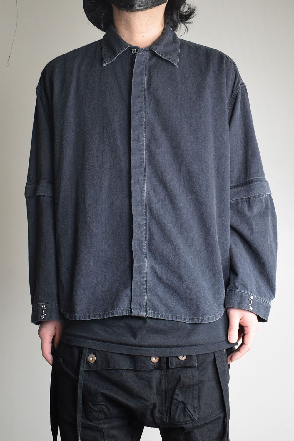 Detachable Sleeve Hook Cuff Shirt"Black Washed" / デタッチャブルスリーブホックカフスシャツ"ブラックウォッシュド"