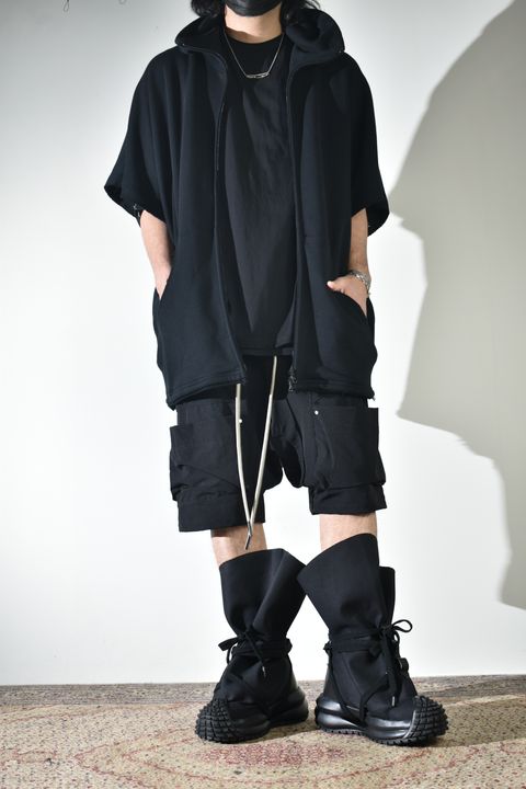 2Wayで着られる着用シーズンの長いスウェット