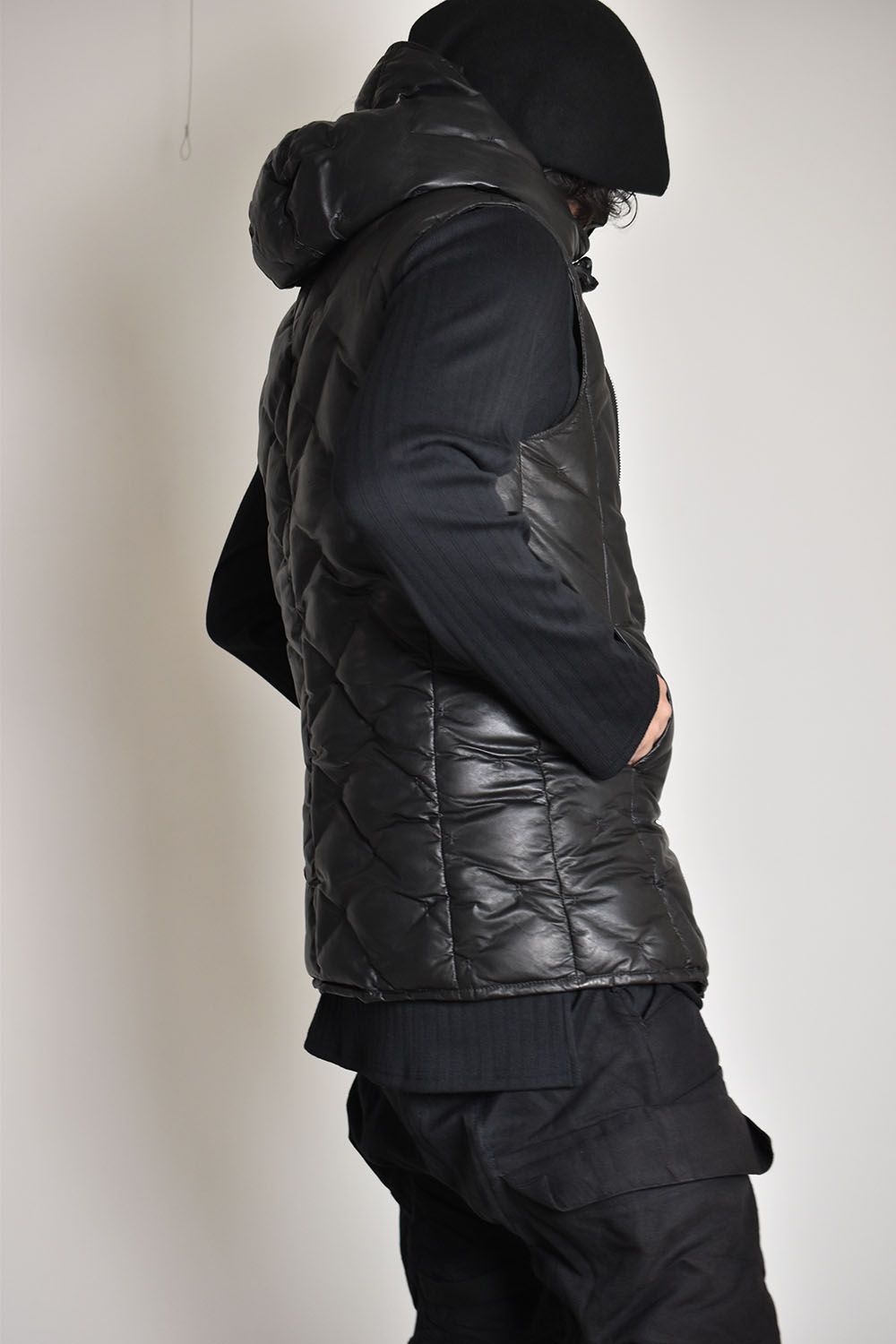 Kangaroo Polish White Goose Down Vest【SEMI-LONG】"Black"/カンガルーポリッシュホワイトグースセミロングダウンベスト"ブラック"