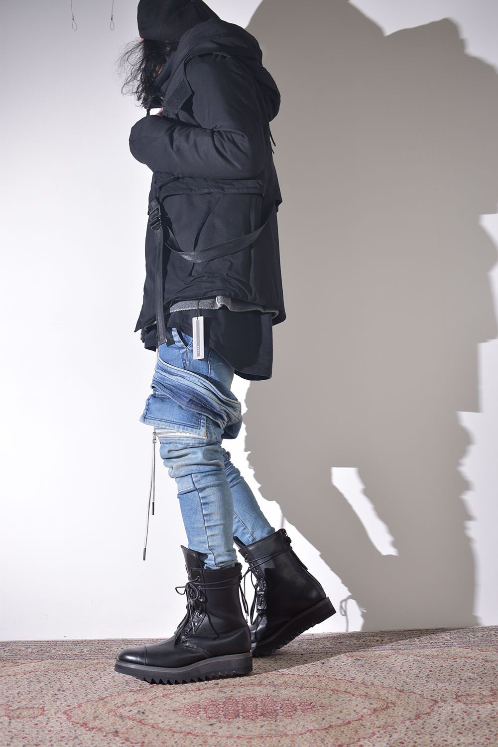 インディゴで合わせるダウンジャケット