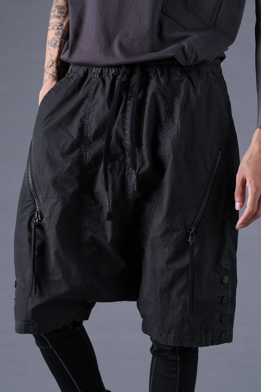 《2027SS先行予約分》Pigment-Coated Harem Shorts"Black" / 顔料コーティングサルエルショートパンツ"ブラック"