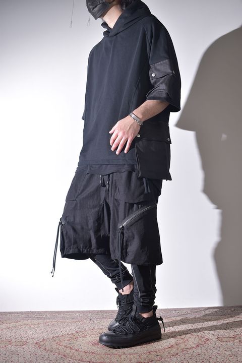 Hoodieも残り1点となっております。
