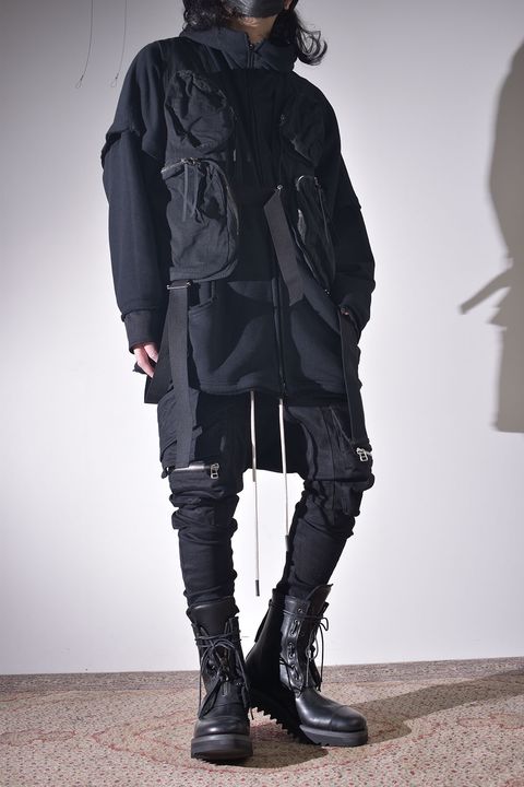 ドルマンスリーブにも重ねられるベスト