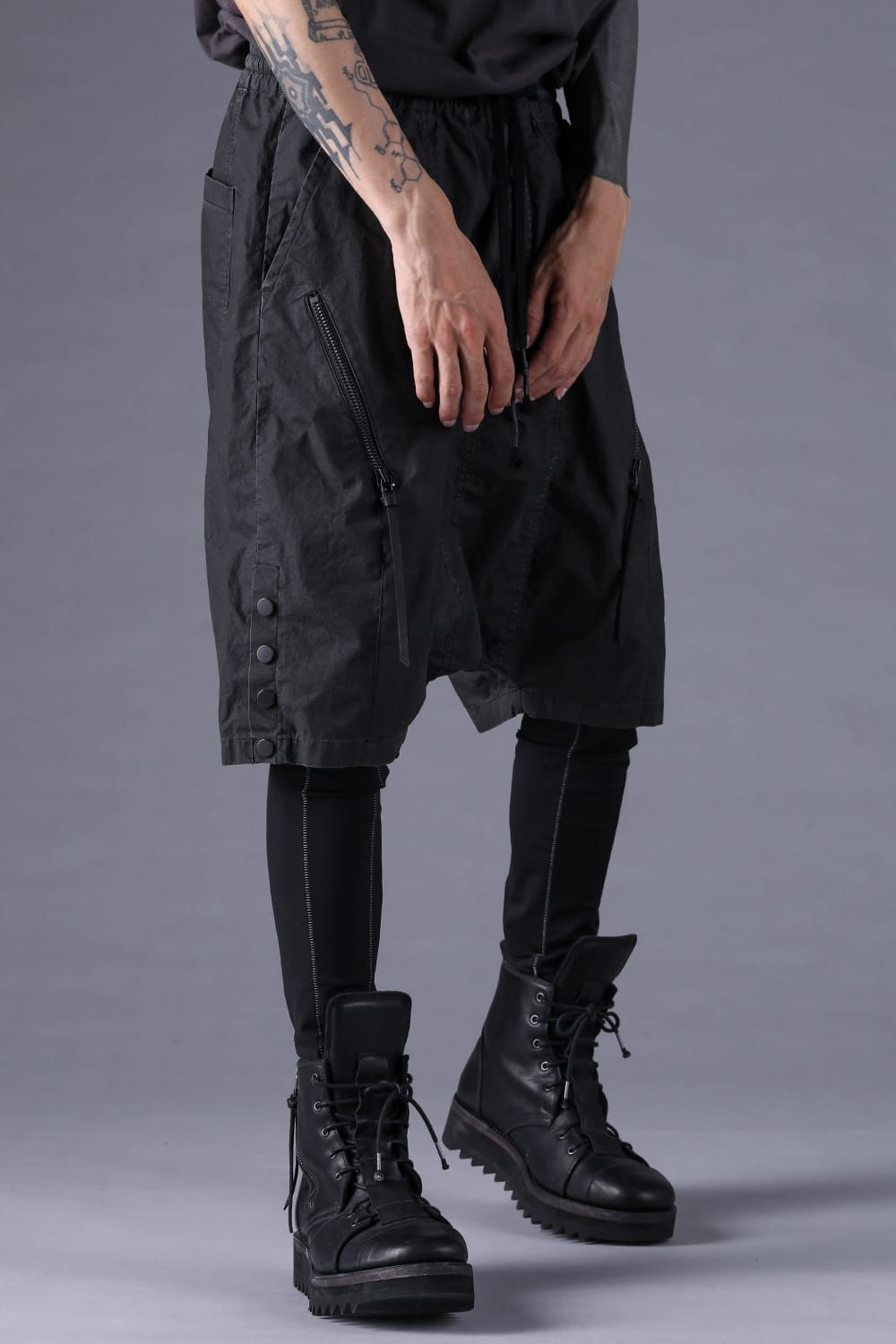 《2027SS先行予約分》Pigment-Coated Harem Shorts"Black" / 顔料コーティングサルエルショートパンツ"ブラック"