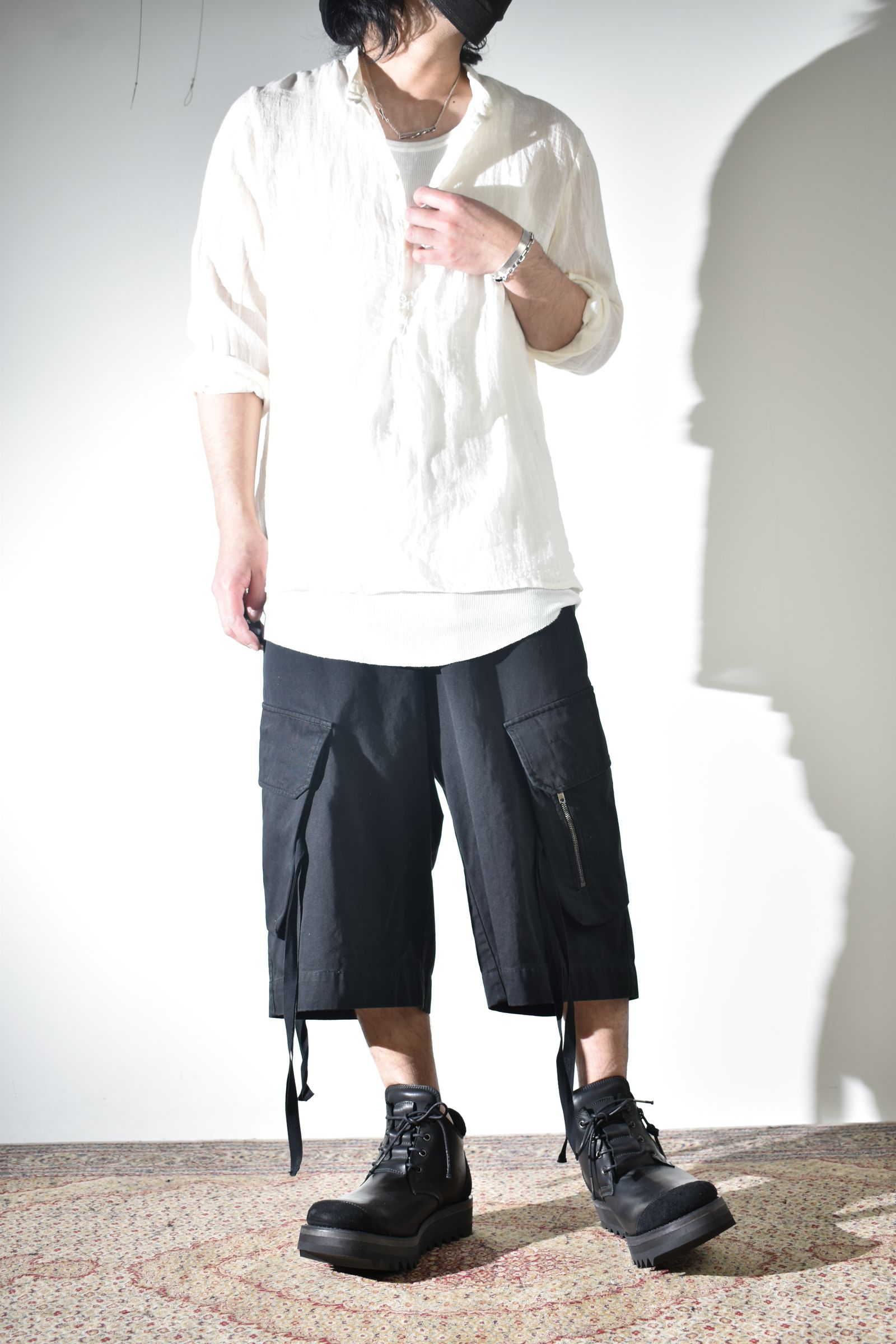 夏を意識した素材と雰囲気