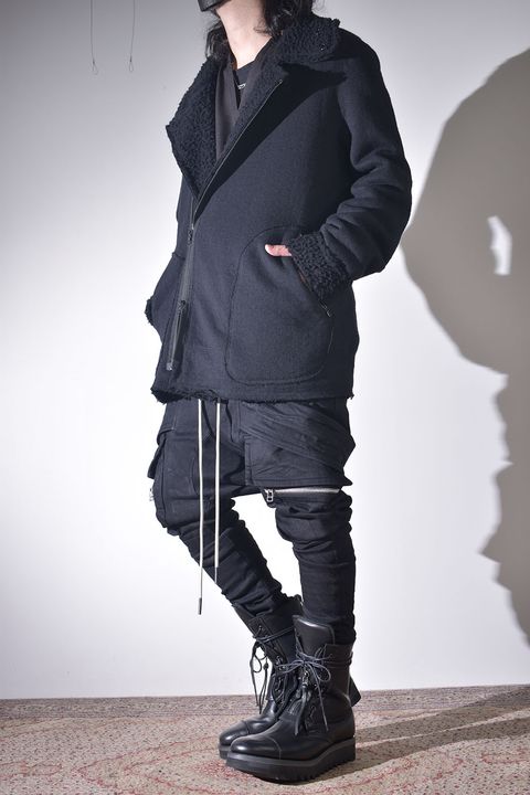 ライトな着心地で暖かく