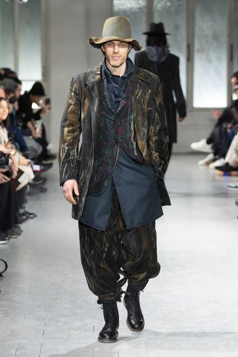LOOK.17