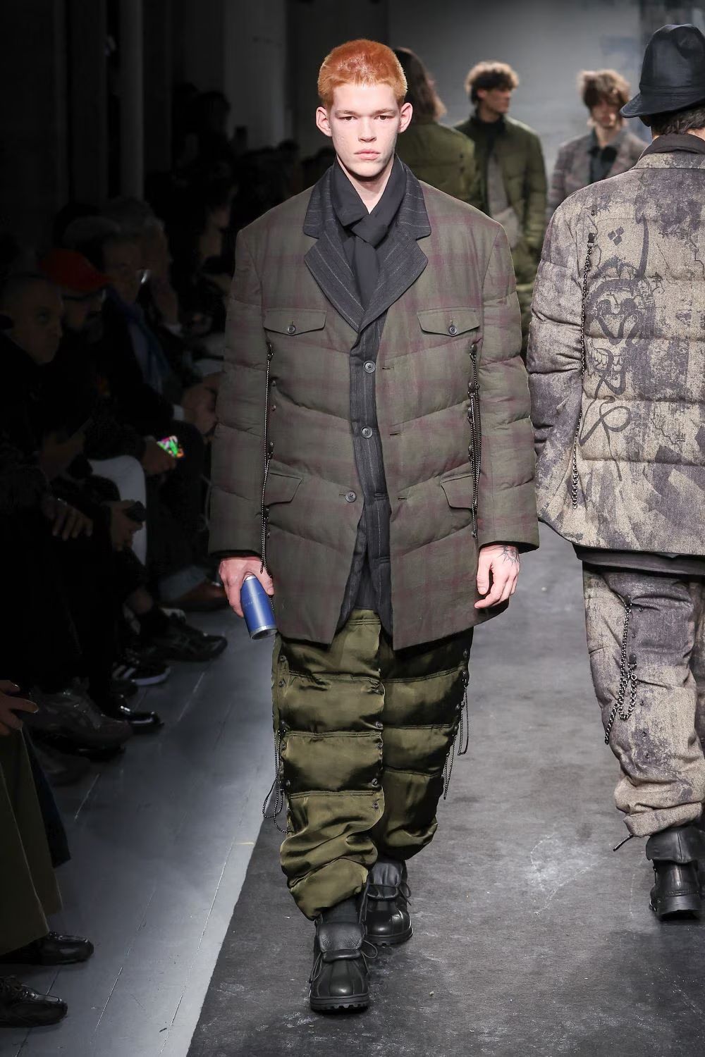 LOOK.28