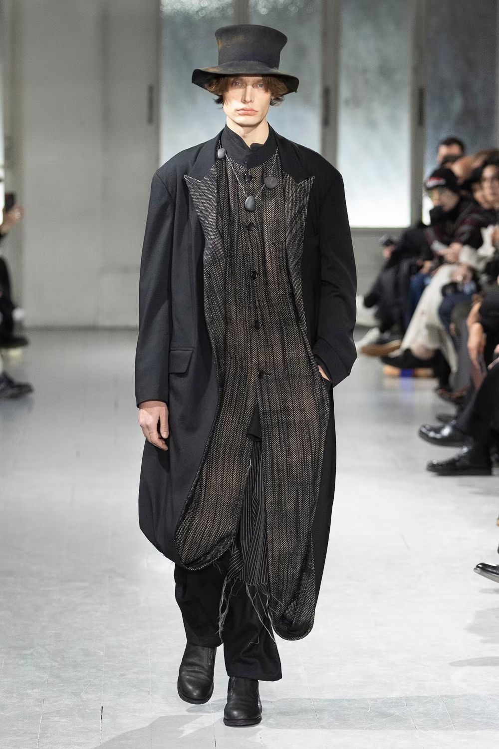 Yohji Yamamoto (ヨウジヤマモト) メンズ コレクションの商品