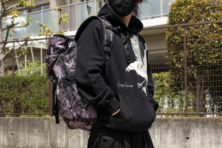 Yohji Yamamoto [アーカイブモチーフをふんだんに取り入れて]