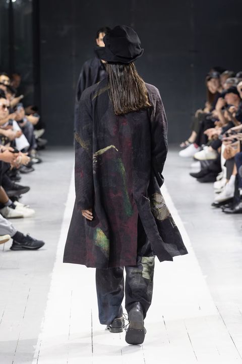 LOOK.23