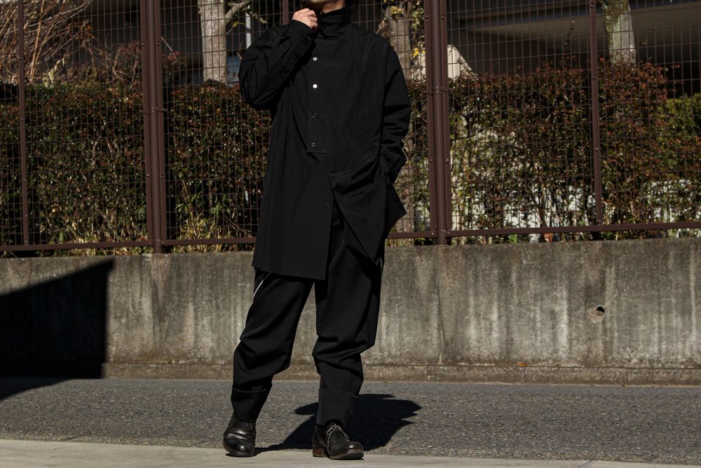 Yohji Yamamoto [ボタンとファスナーでアレンジを]