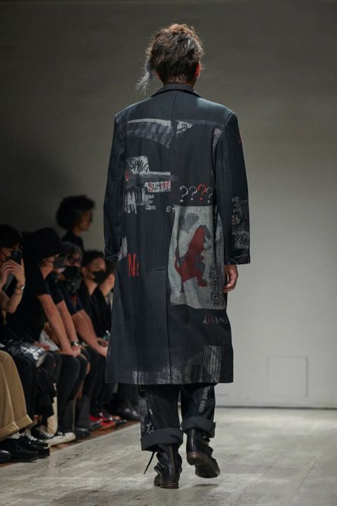 LOOK.32