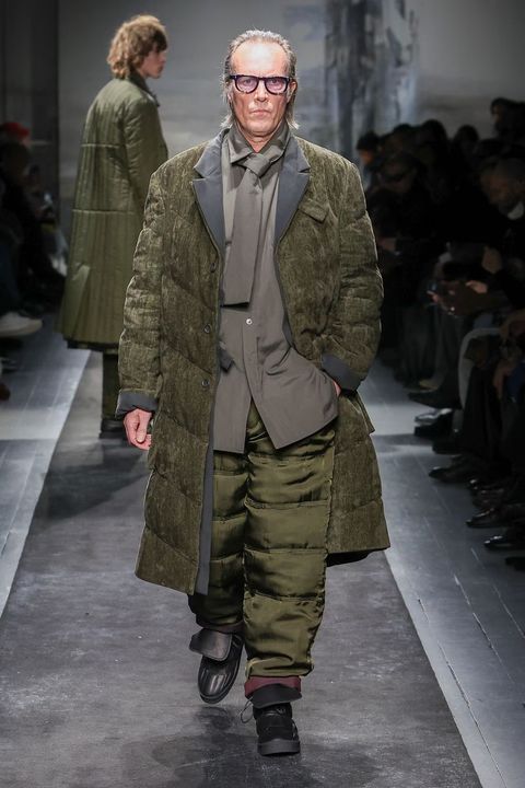 LOOK.24