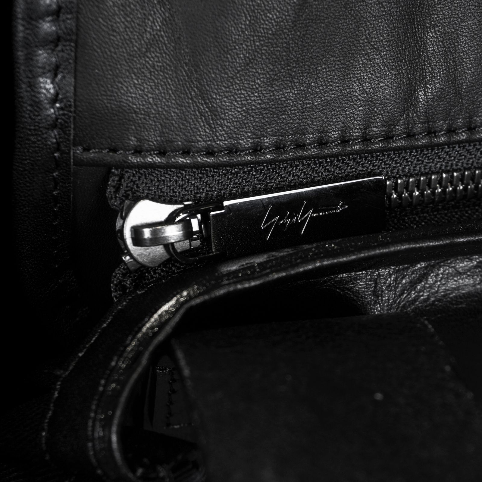discord | yohji yamamoto [DH-I40-726 / ヘキサゴンレザートート(L)]